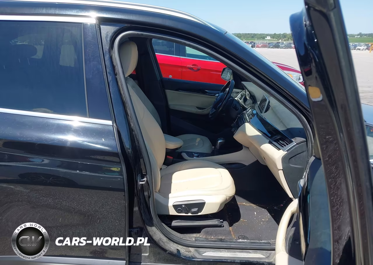 2018 BMW X1 xDrive28I VIN:WBXHT3C35J5K30979 - 5