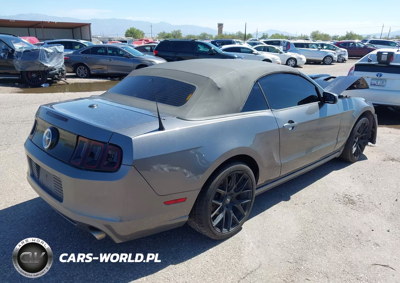 2014 Ford Mustang V6-V6 Premium VIN:1ZVBP8EM8E5328515 - 4