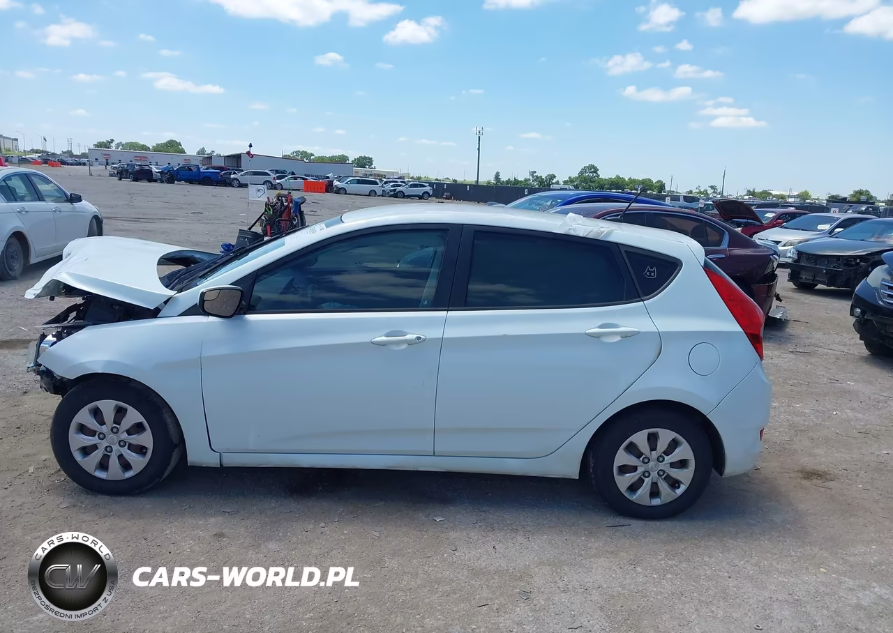 2015 Hyundai Accent Gs VIN:KMHCT5AE3FU217793 - 13