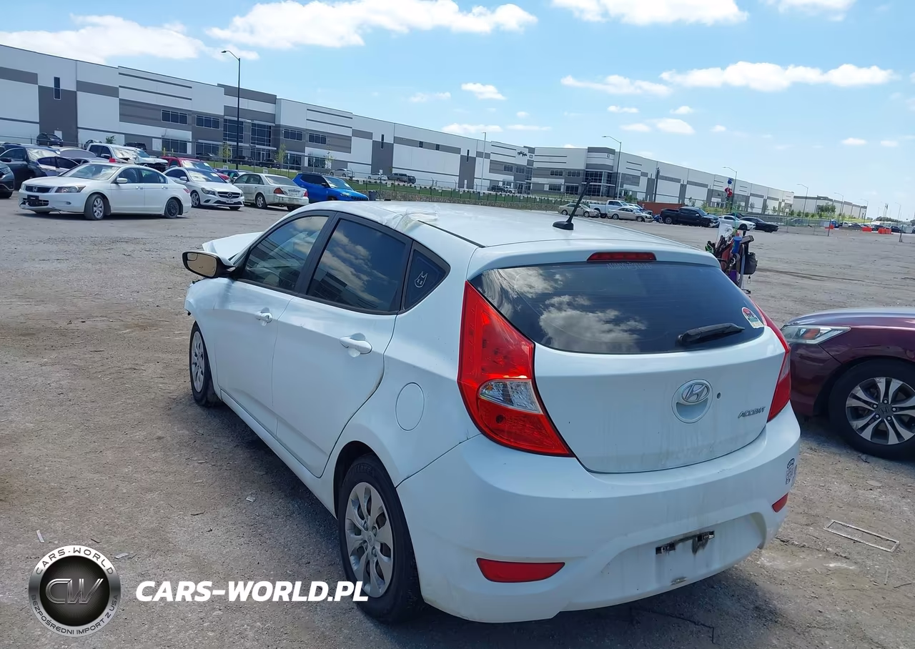 2015 Hyundai Accent Gs VIN:KMHCT5AE3FU217793 - 3