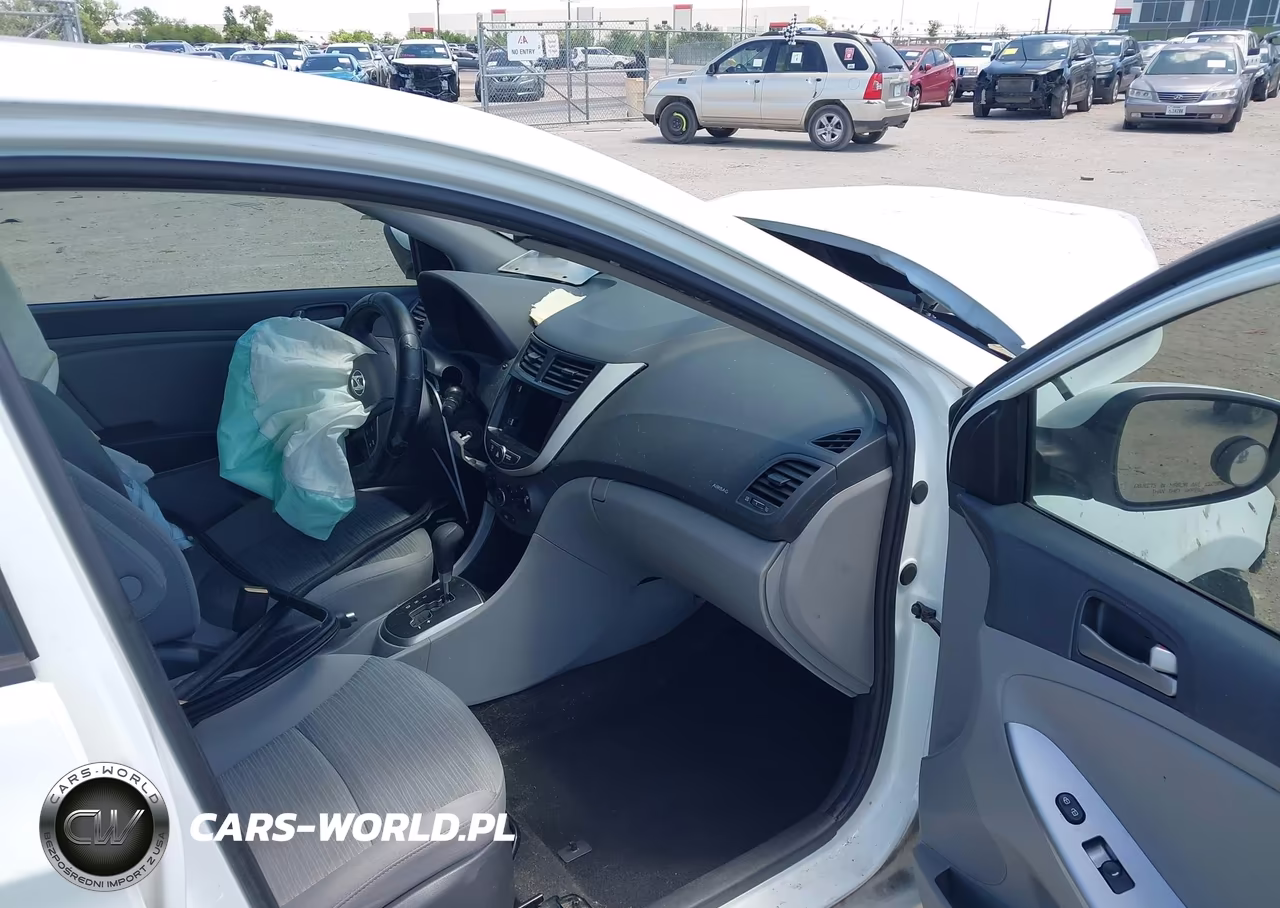 2015 Hyundai Accent Gs VIN:KMHCT5AE3FU217793 - 5