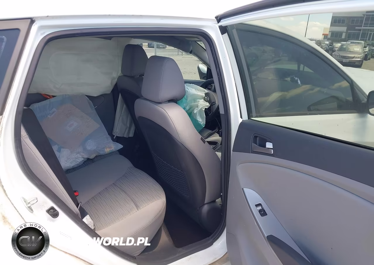 2015 Hyundai Accent Gs VIN:KMHCT5AE3FU217793 - 8
