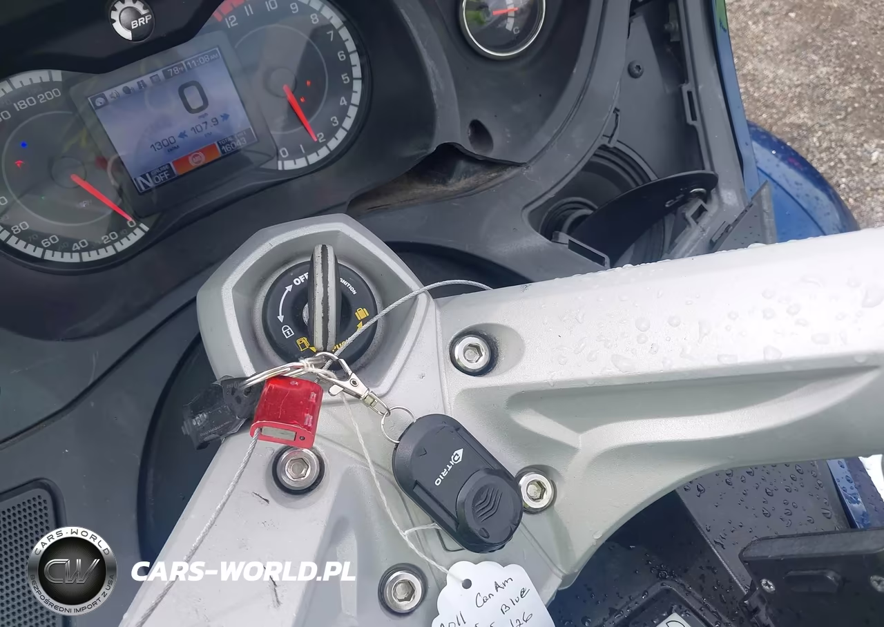 2011 Can-Am Spyder Roadster Rt VIN:2BXJBKC19BV001520 - 11