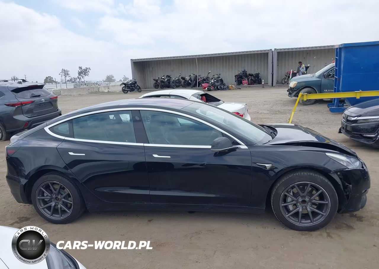 2018 Tesla Model 3 Long Range-Mid Range VIN:5YJ3E1EA0JF021133 - 11