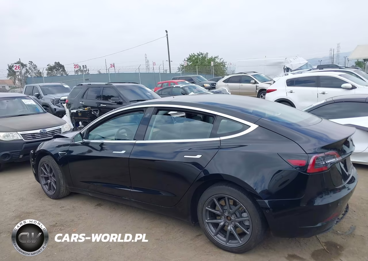 2018 Tesla Model 3 Long Range-Mid Range VIN:5YJ3E1EA0JF021133 - 12
