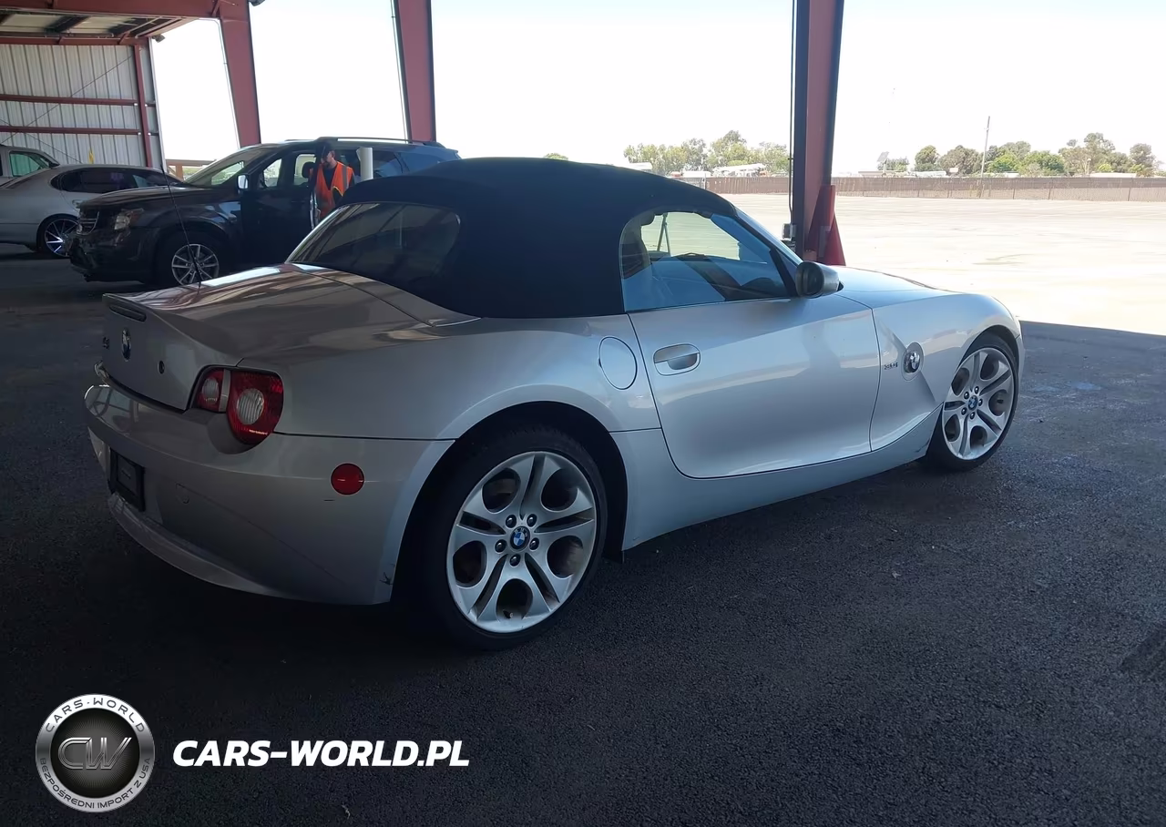 2005 BMW Z4 3.0I VIN:4USBT535X5LU10163 - 4
