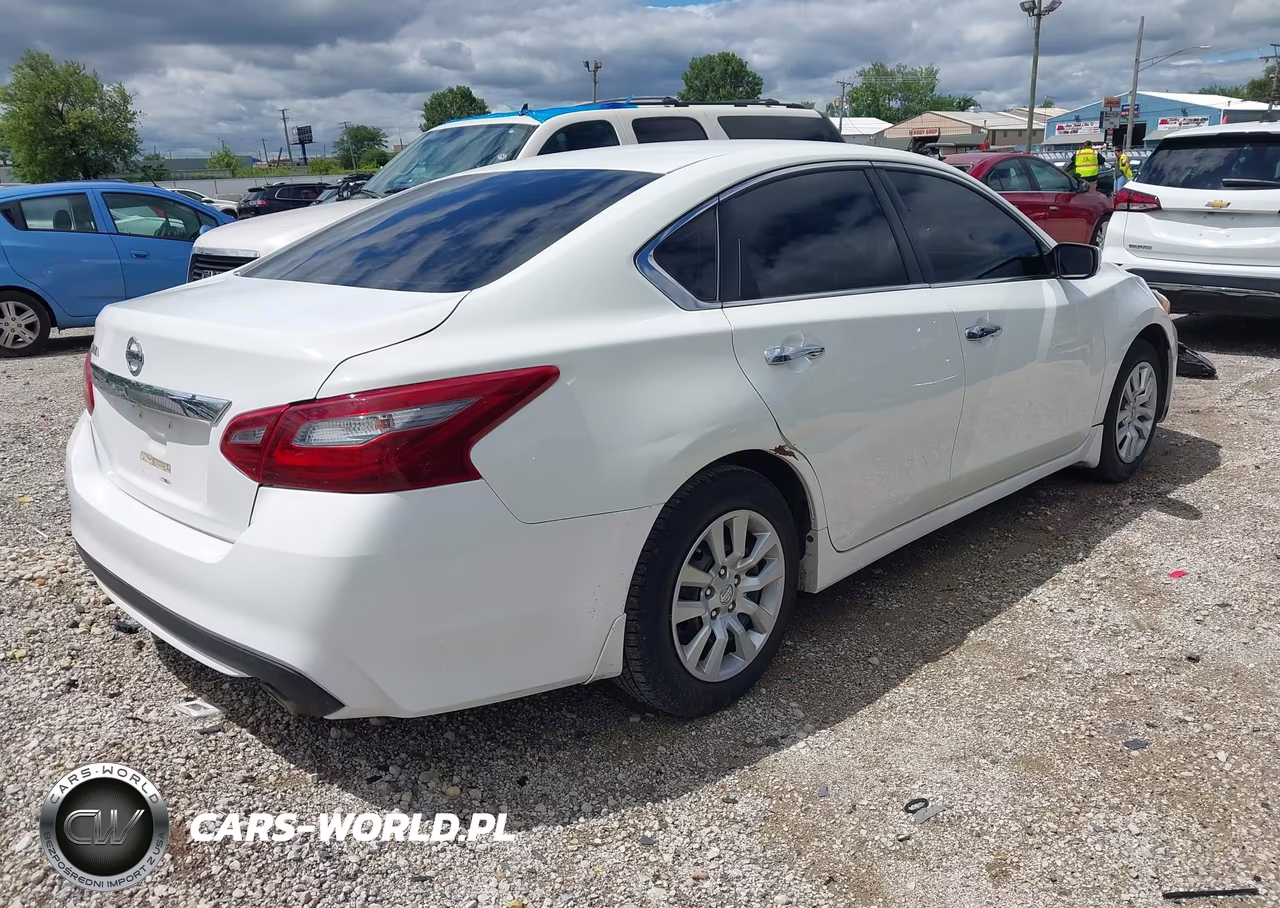 2018 Nissan Altima 2.5 S VIN:1N4AL3AP8JC107926 - 4