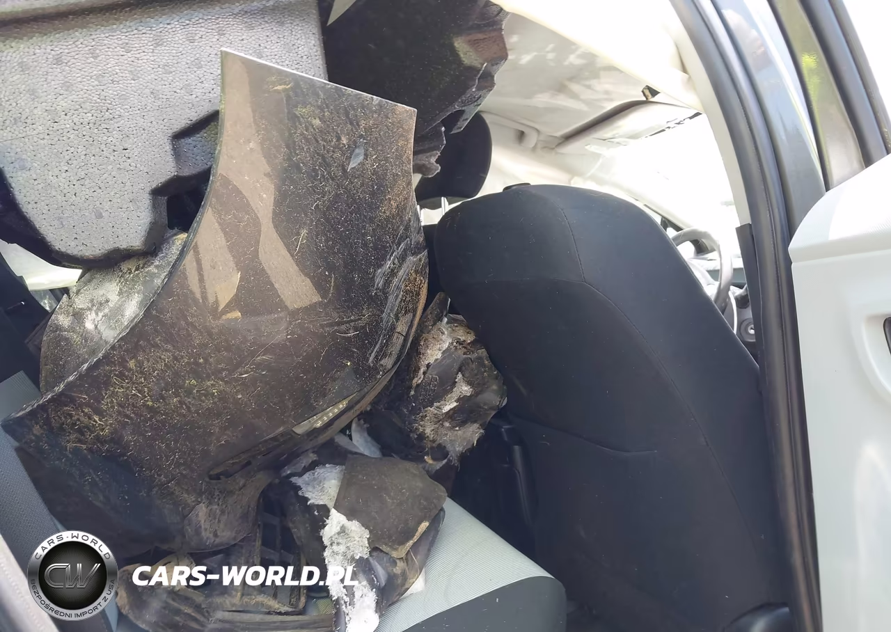 2012 Toyota Prius C Two VIN:JTDKDTB3XC1008630 - 8