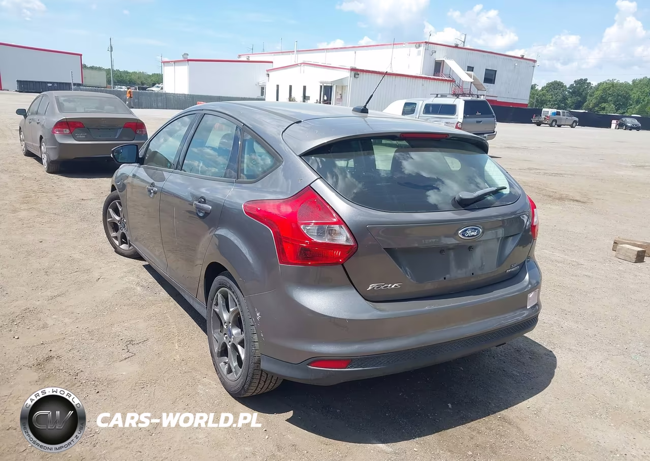 2013 Ford Focus Se VIN:1FADP3K23DL352061 - 3