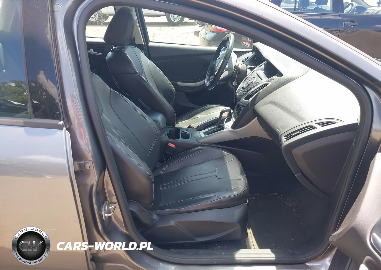 2013 Ford Focus Se VIN:1FADP3K23DL352061 - 5