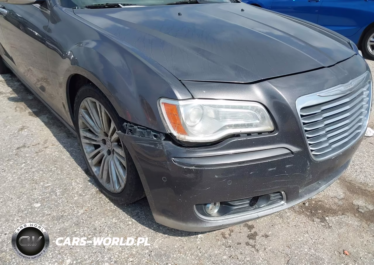 2014 Chrysler 300C VIN:2C3CCAEG1EH377556 - 17