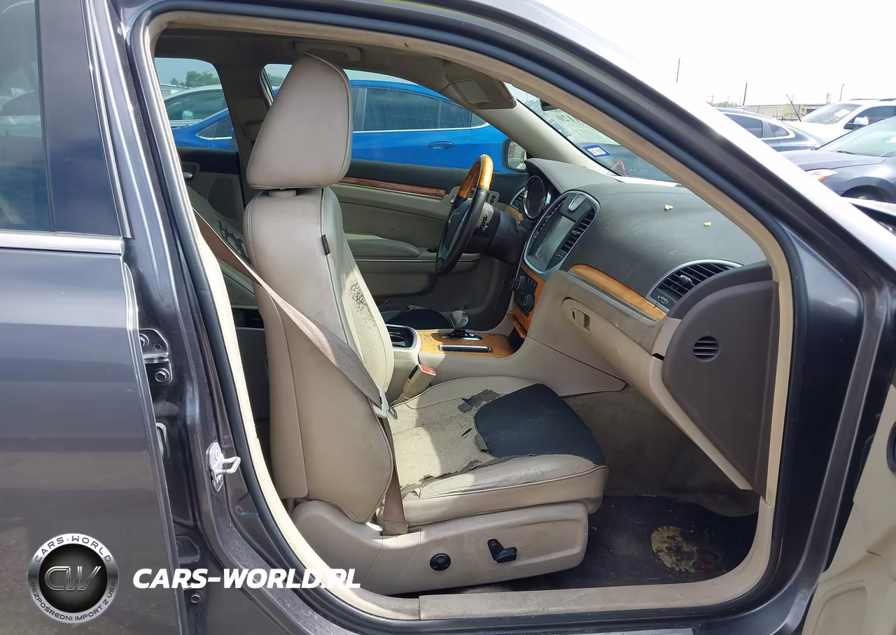 2014 Chrysler 300C VIN:2C3CCAEG1EH377556 - 5