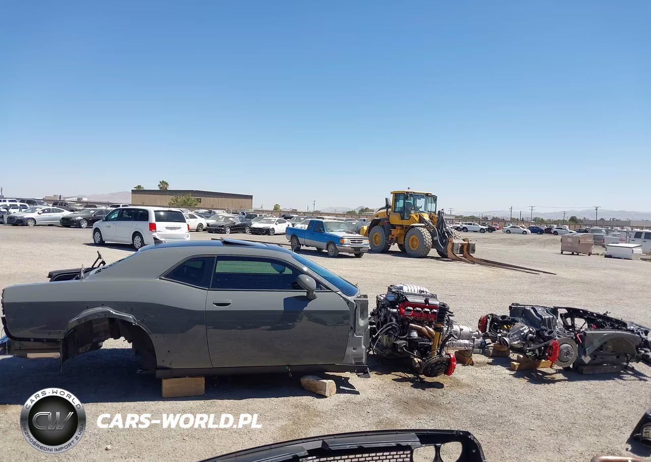 2018 Dodge Challenger VIN:2C3CDZH91JH102238 - 17