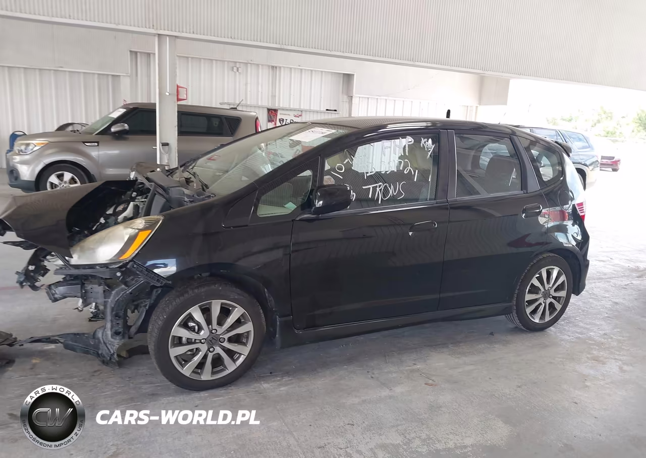 2013 Honda Fit Sport VIN:JHMGE8H59DC029028 - 14
