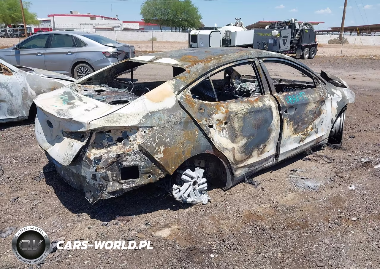 2020 Hyundai Elantra Sel VIN:KMHD84LF6LU106091 - 4