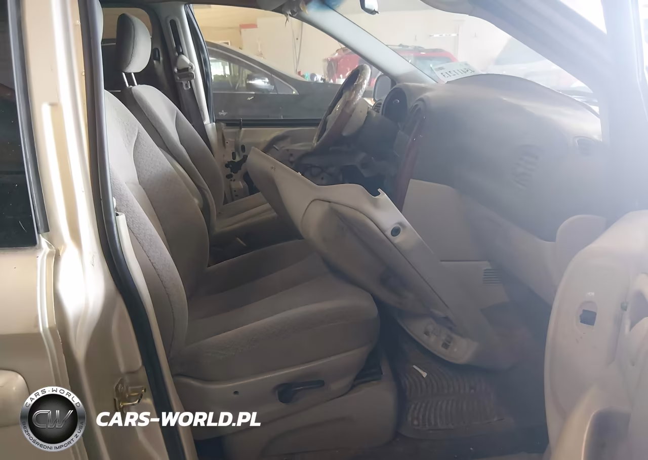 2006 Chrysler Town & Country Lx VIN:2A4GP44R36R723490 - 5