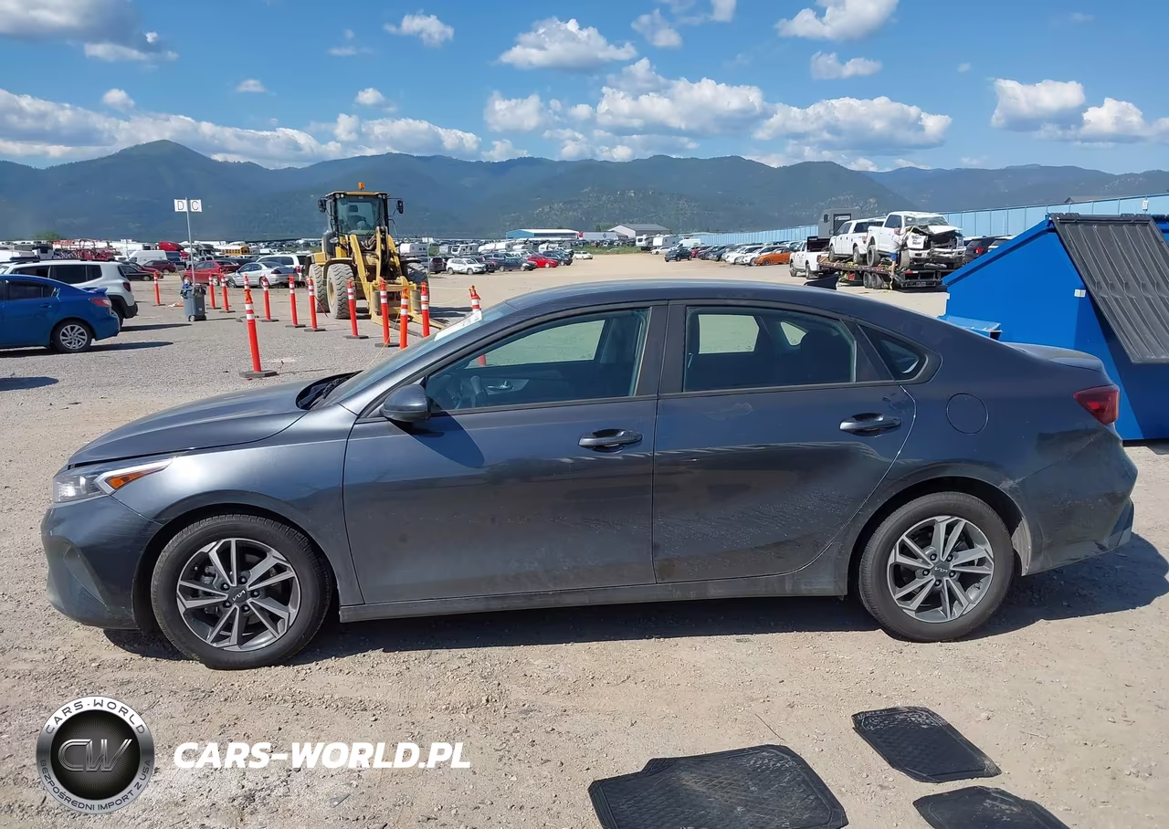 2024 Kia Forte Lxs VIN:3KPF24AD4RE781252 - 14