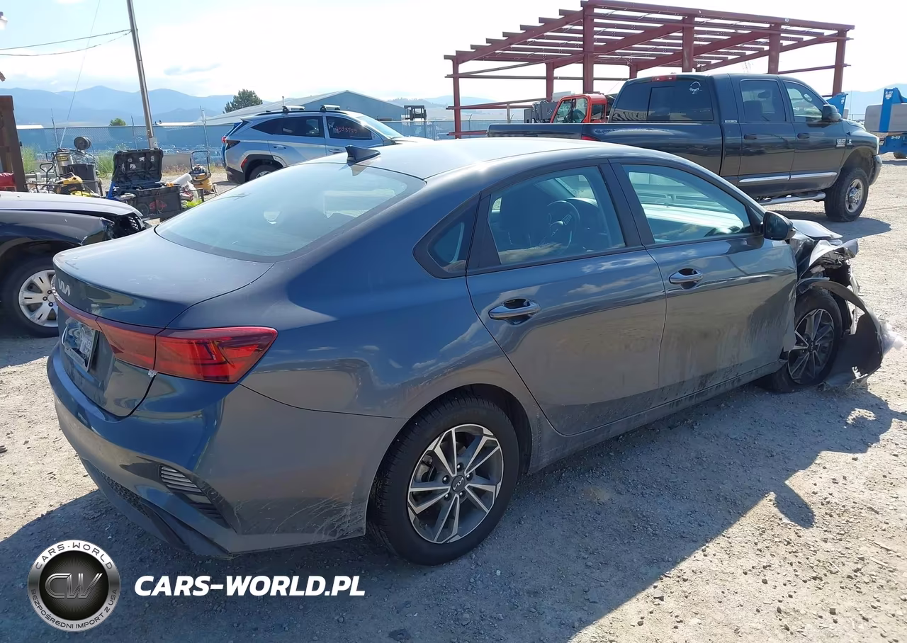 2024 Kia Forte Lxs VIN:3KPF24AD4RE781252 - 4