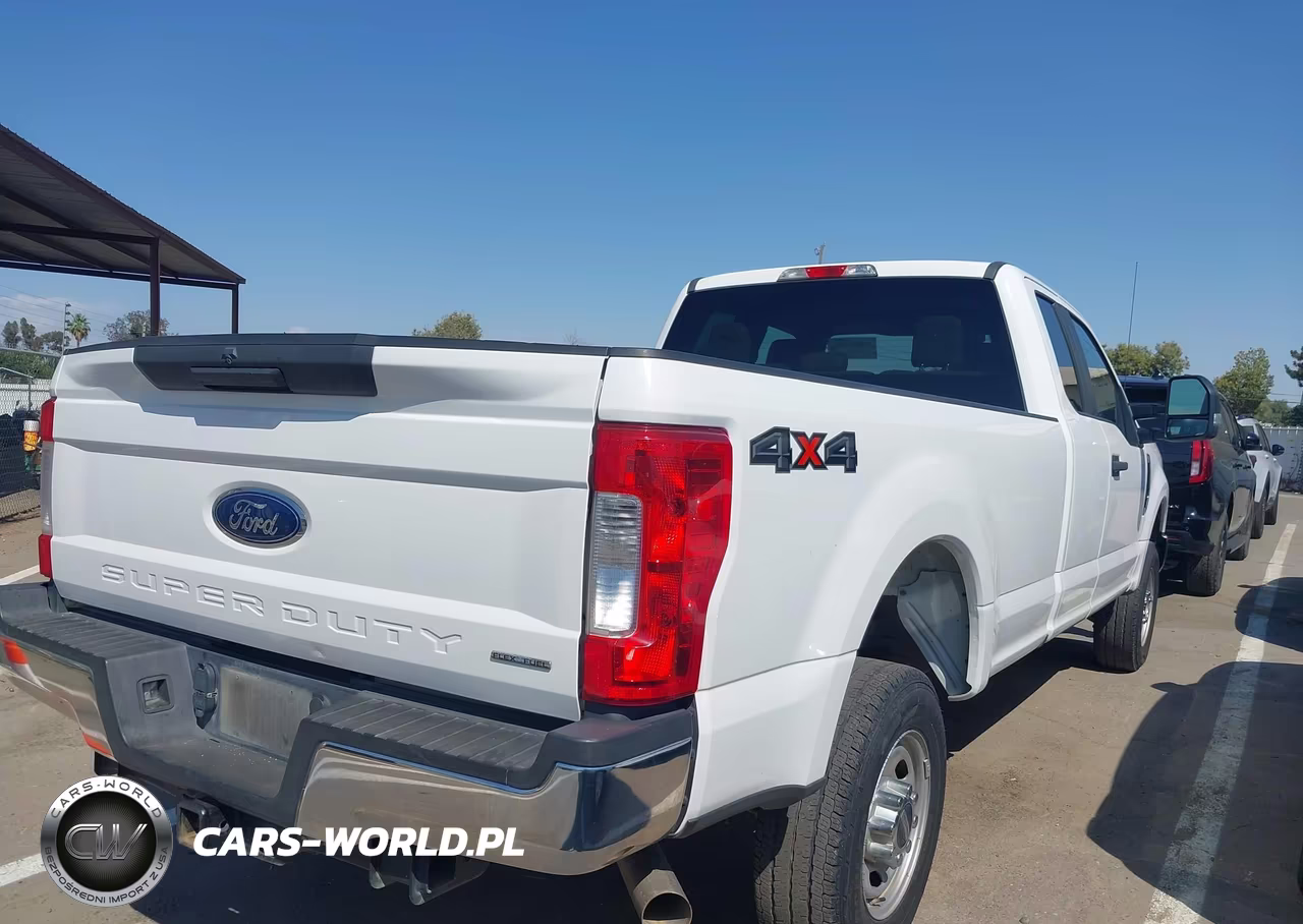 2018 Ford F-250 Lariat-Xl-Xlt VIN:1FT7X2B67JEC84139 - 4