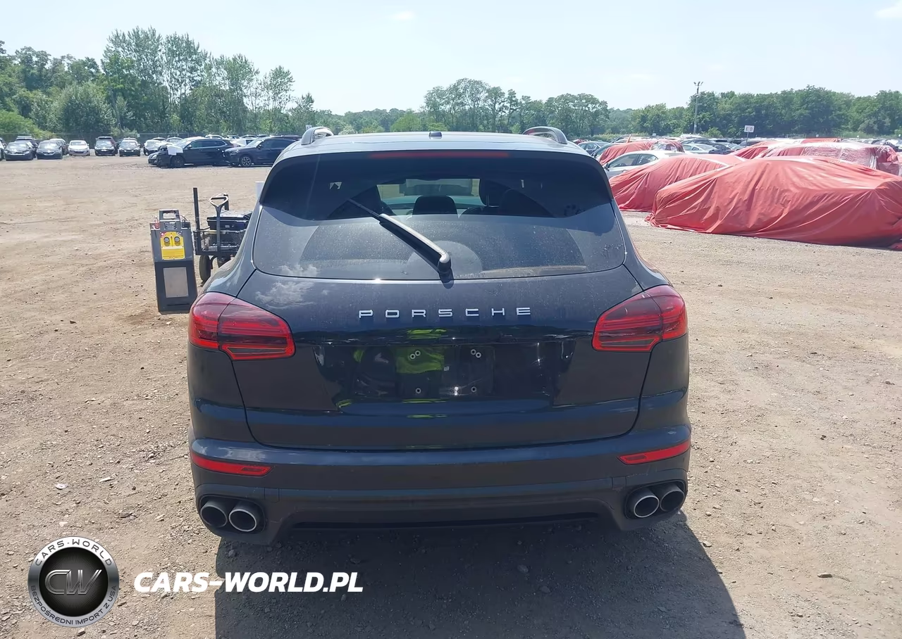 2018 Porsche Cayenne E-Hybrid S Platinum Edition VIN:WP1AE2A24JLA72240 - 16
