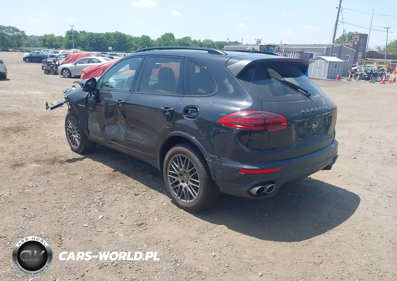 2018 Porsche Cayenne E-Hybrid S Platinum Edition VIN:WP1AE2A24JLA72240 - 3