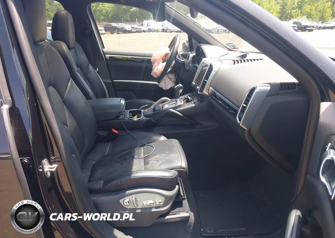 2018 Porsche Cayenne E-Hybrid S Platinum Edition VIN:WP1AE2A24JLA72240 - 5