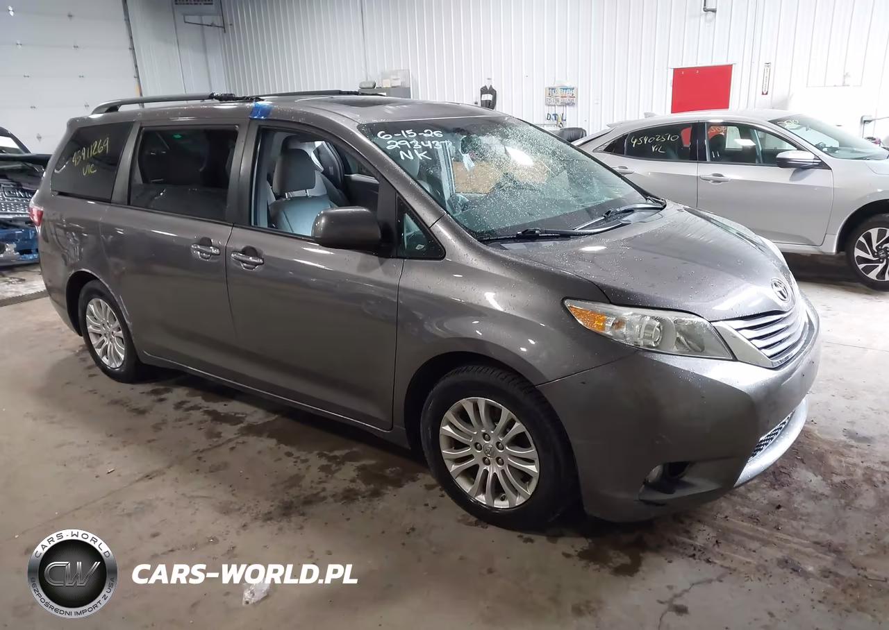 2016 Toyota Sienna Xle Premium 8 Passenger