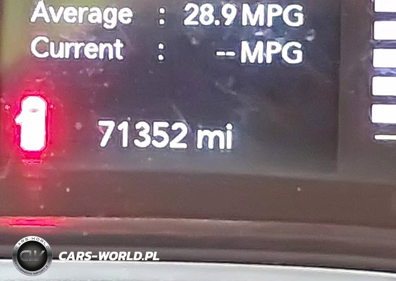 2019 Jeep Cherokee Latitude 4X4 VIN:1C4PJMCB9KD464089 - 18