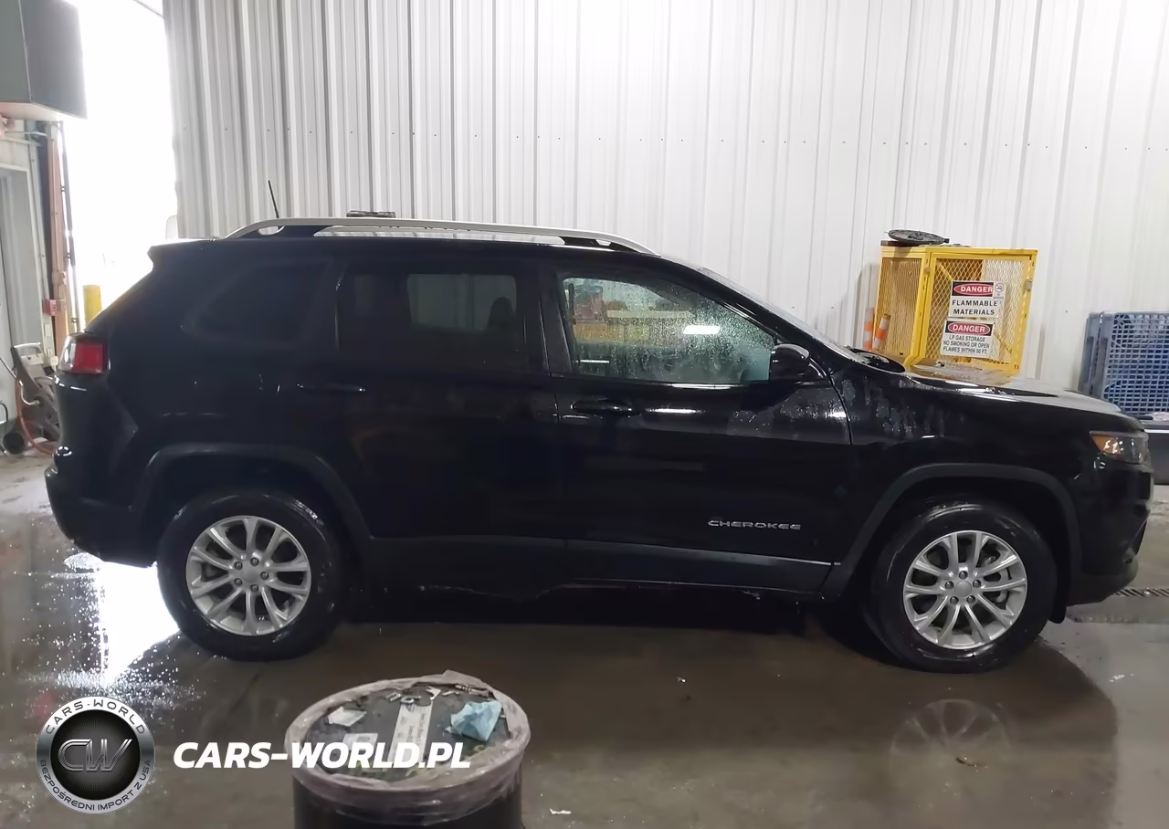 2021 Jeep Cherokee Latitude 4X4 VIN:1C4PJMCB2MD242755 - 18