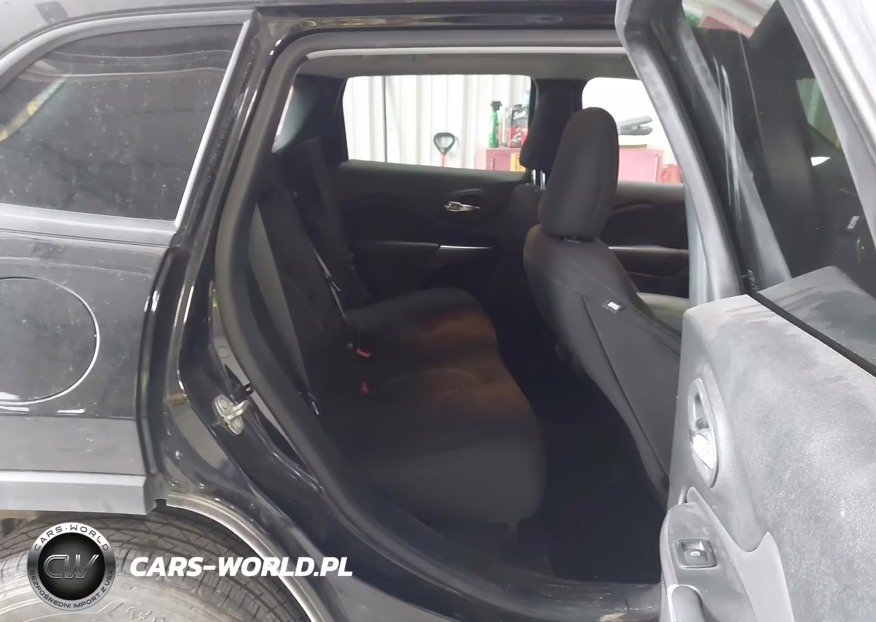 2021 Jeep Cherokee Latitude 4X4 VIN:1C4PJMCB2MD242755 - 8