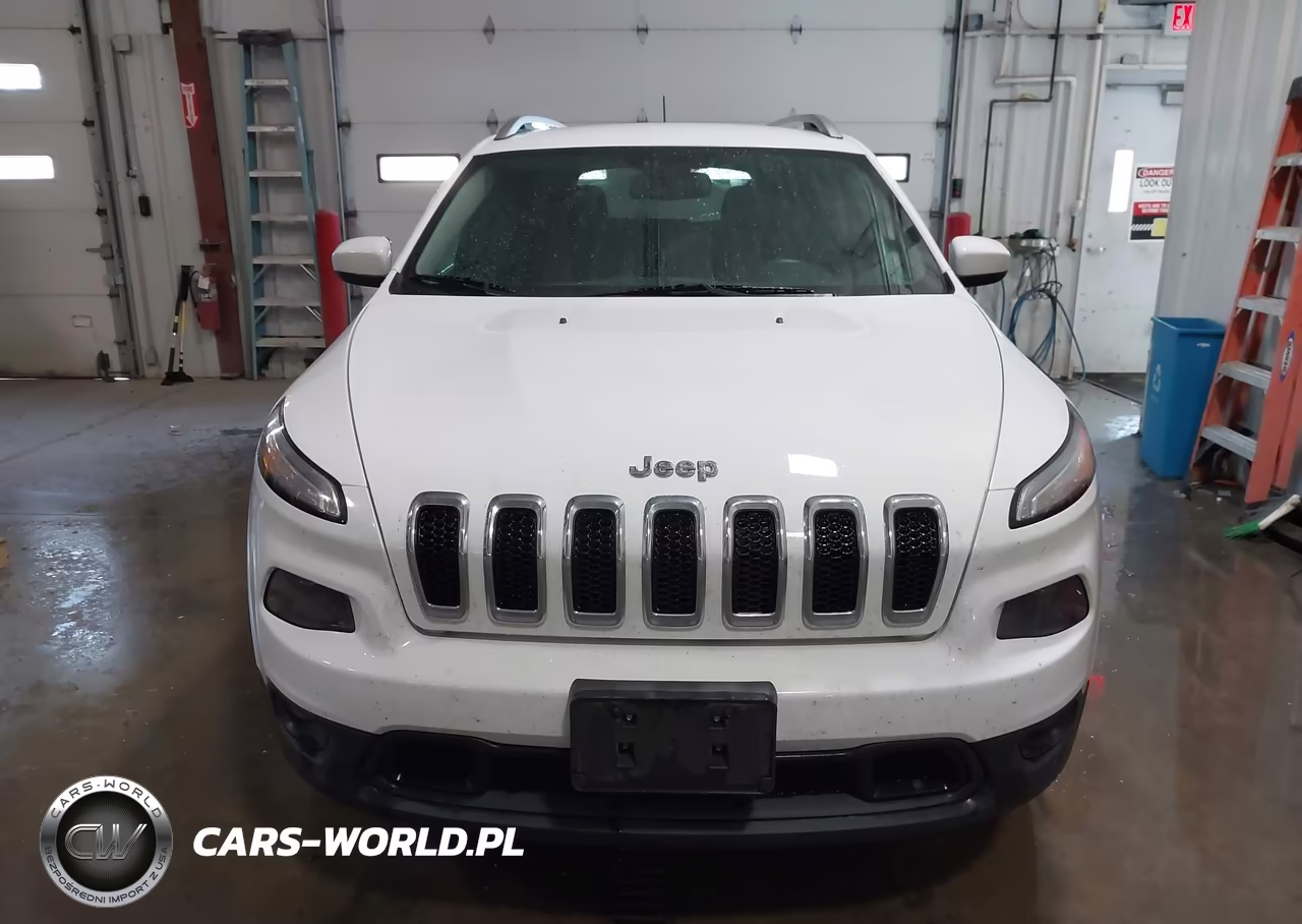 2018 Jeep Cherokee Latitude 4X4 VIN:1C4PJMCB7JD528564 - 17