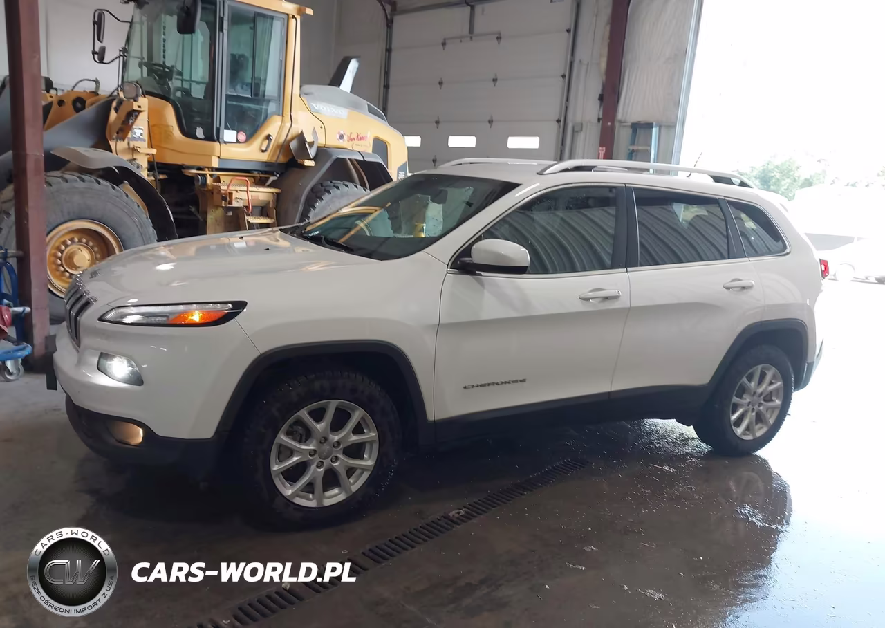 2018 Jeep Cherokee Latitude 4X4 VIN:1C4PJMCB7JD528564 - 19