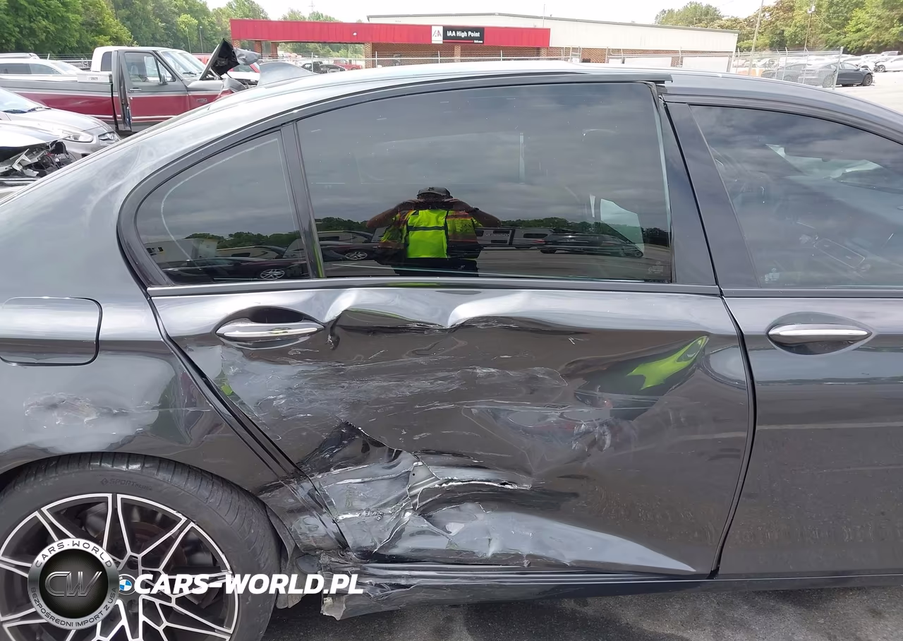 2015 BMW 750Li xDrive VIN:WBAYF8C5XFD655014 - 6