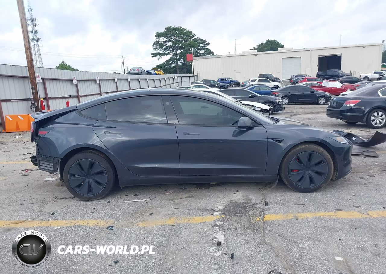 2024 Tesla Model 3 Long Range Dual Motor All-Wheel Drive VIN:5YJ3E1EB6RF810469 - 11