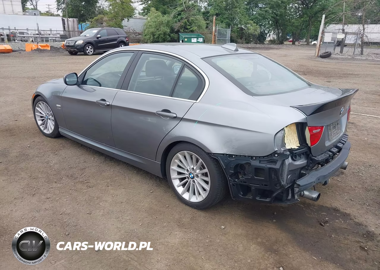 2009 BMW 335I xDrive VIN:WBAPL33509A515521 - 3