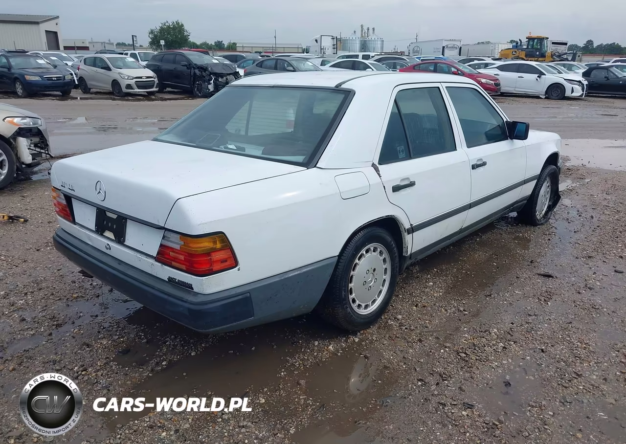 1988 Mercedes-Benz 300 E VIN:WDBEA30D6JA706620 - 4