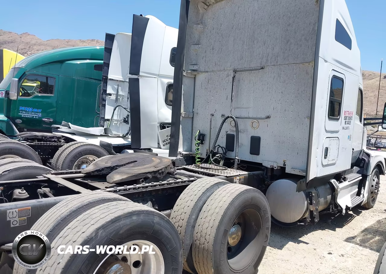 2022 Kenworth T680 VIN:1XKYDP9X9NJ162523 - 4