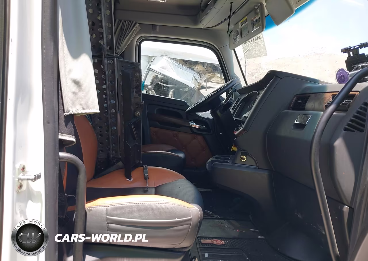 2022 Kenworth T680 VIN:1XKYDP9X9NJ162523 - 7