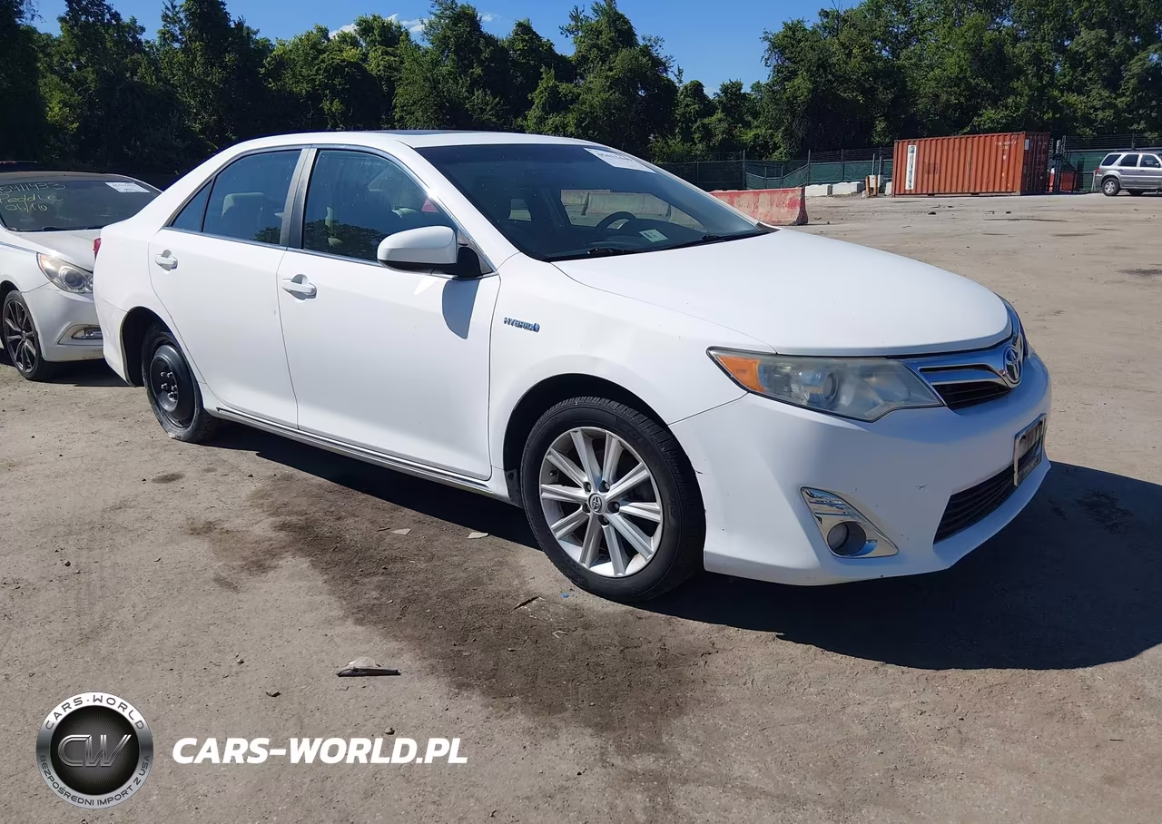 2013 Toyota Camry Hybrid Xle – zdjęcie 1 z 16