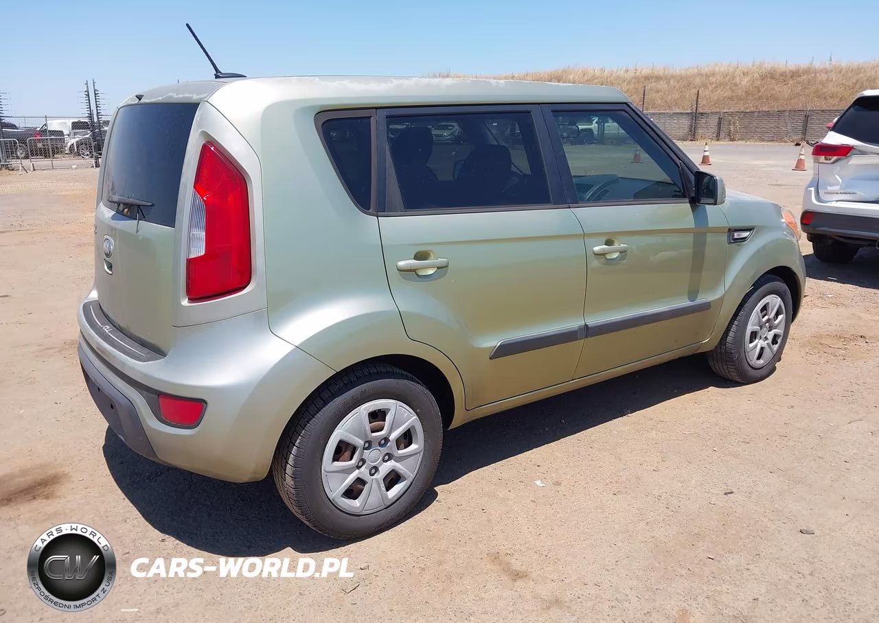 2013 Kia Soul VIN:KNDJT2A53D7602230 - 4