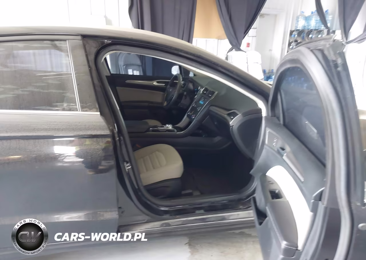2019 Ford Fusion S VIN:3FA6P0G75KR273940 - 5
