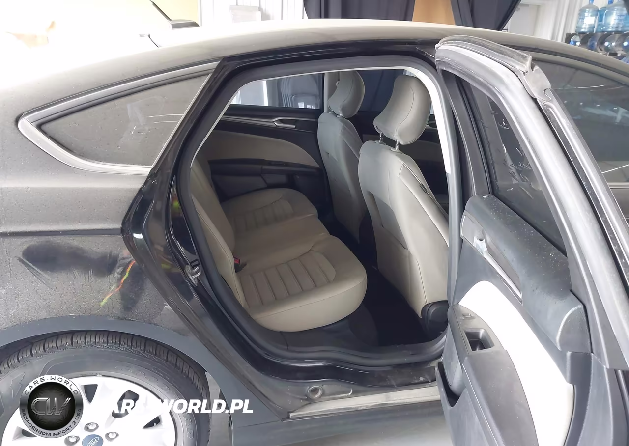 2019 Ford Fusion S VIN:3FA6P0G75KR273940 - 8