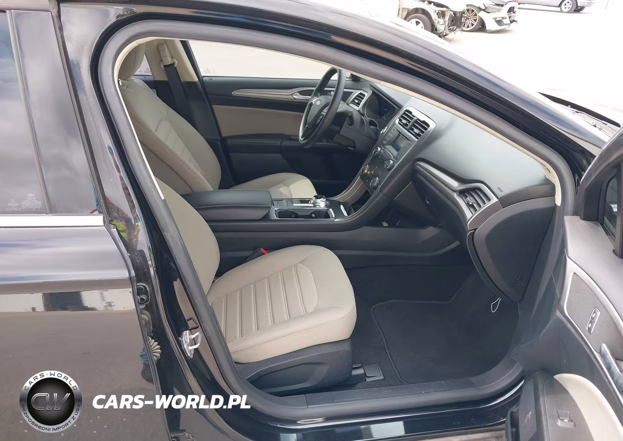 2019 Ford Fusion S VIN:3FA6P0G79KR273939 - 5