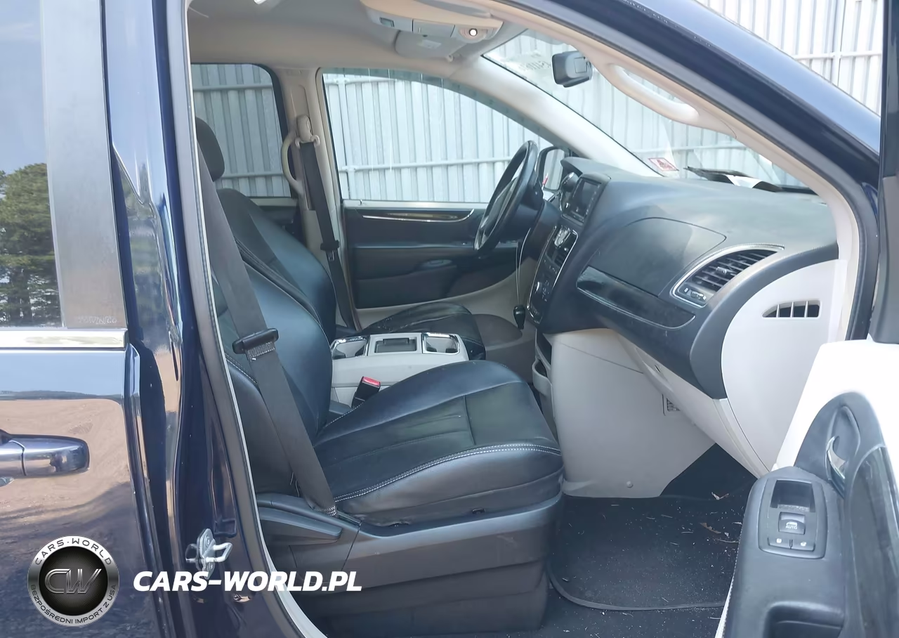 2013 Chrysler Town & Country Touring VIN:2C4RC1BG4DR649214 - 5