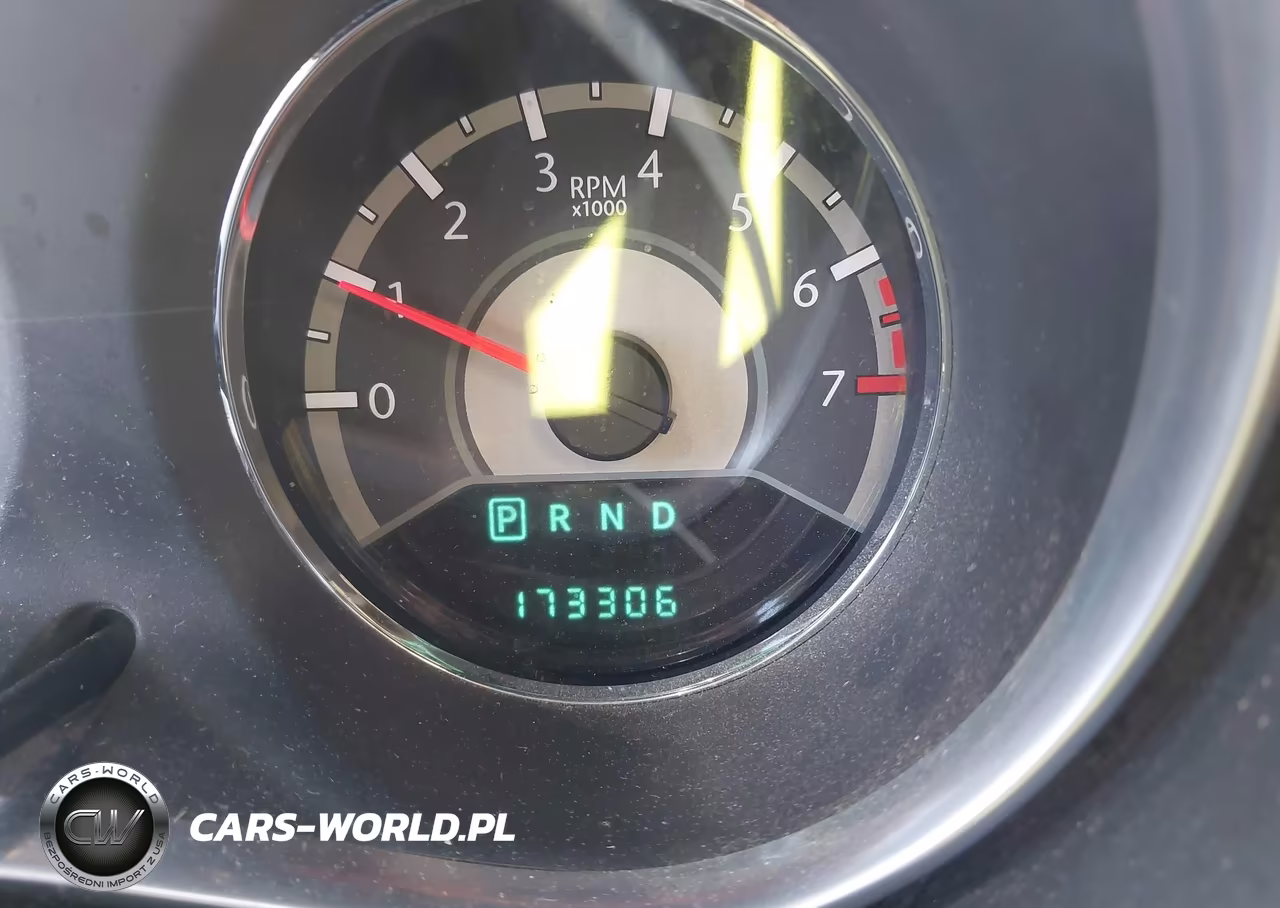 2011 Chrysler 200 Touring VIN:1C3BC2EB5BN604501 - 7