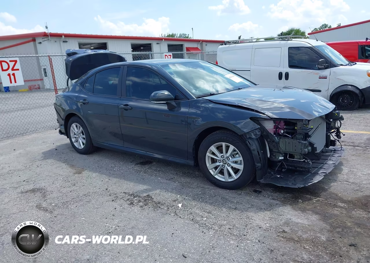 2026 Toyota Camry Le – zdjęcie 1 z 17