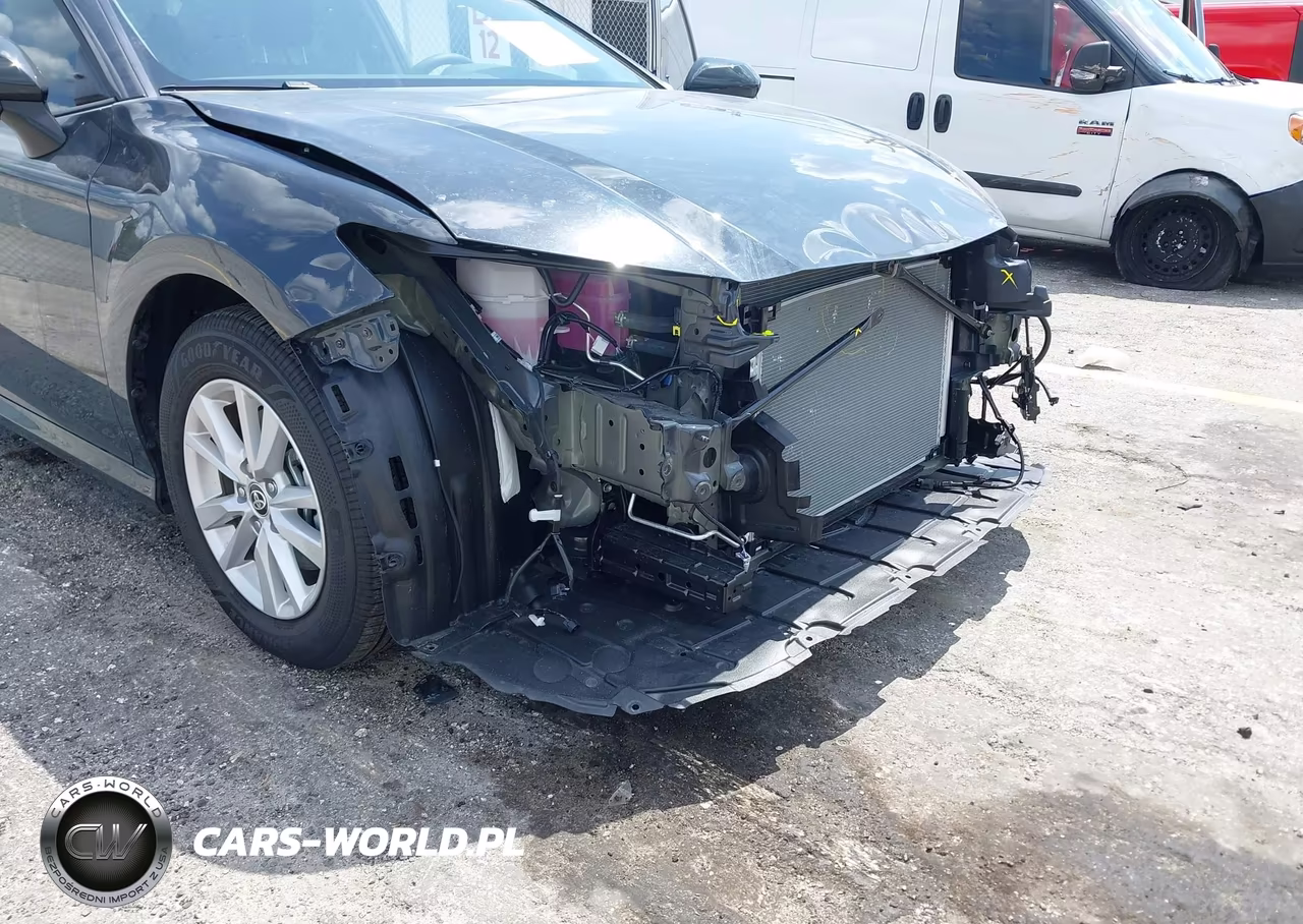2026 Toyota Camry Le VIN:4T1DAACK0TU258030 - 17