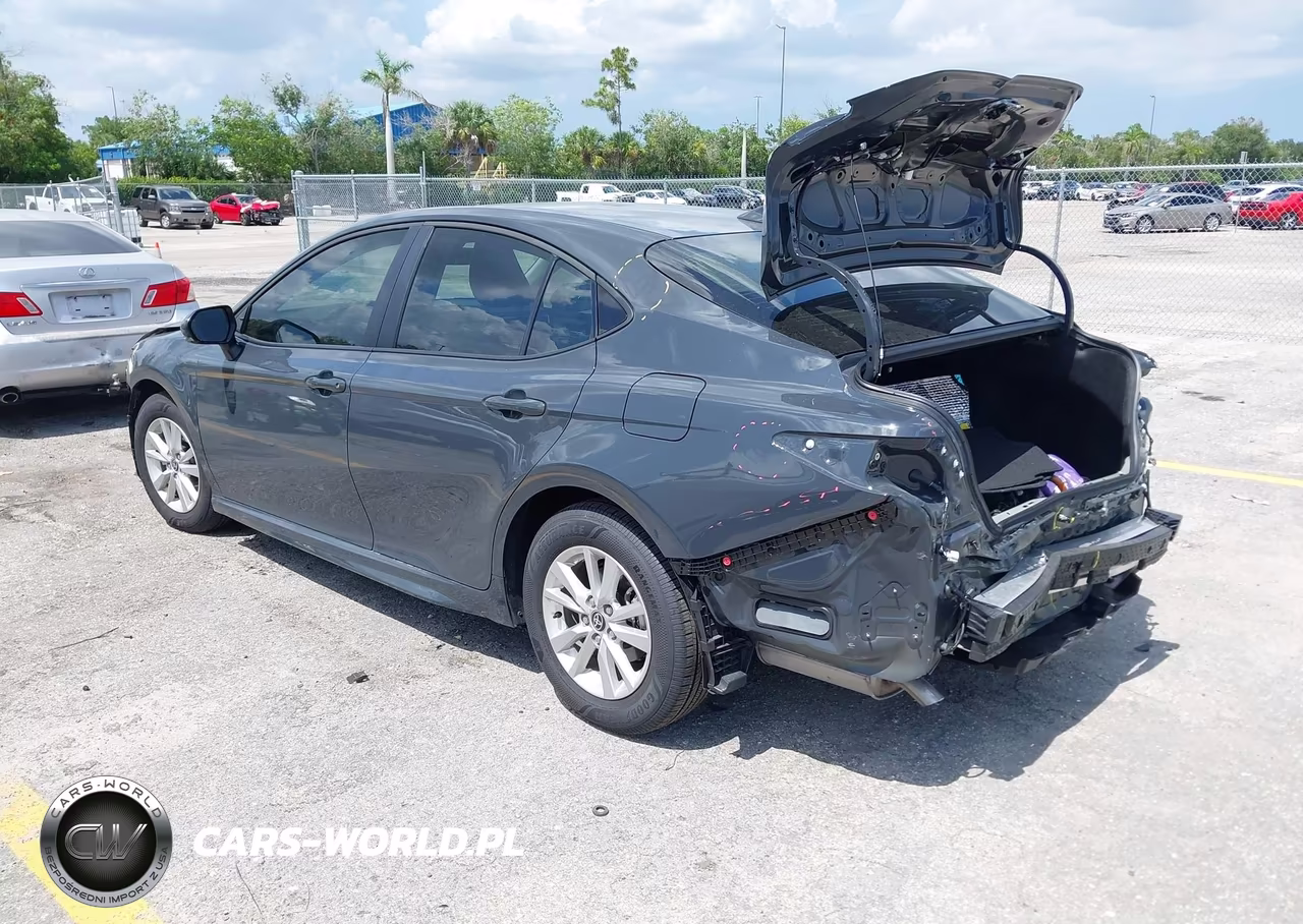 2026 Toyota Camry Le VIN:4T1DAACK0TU258030 - 3