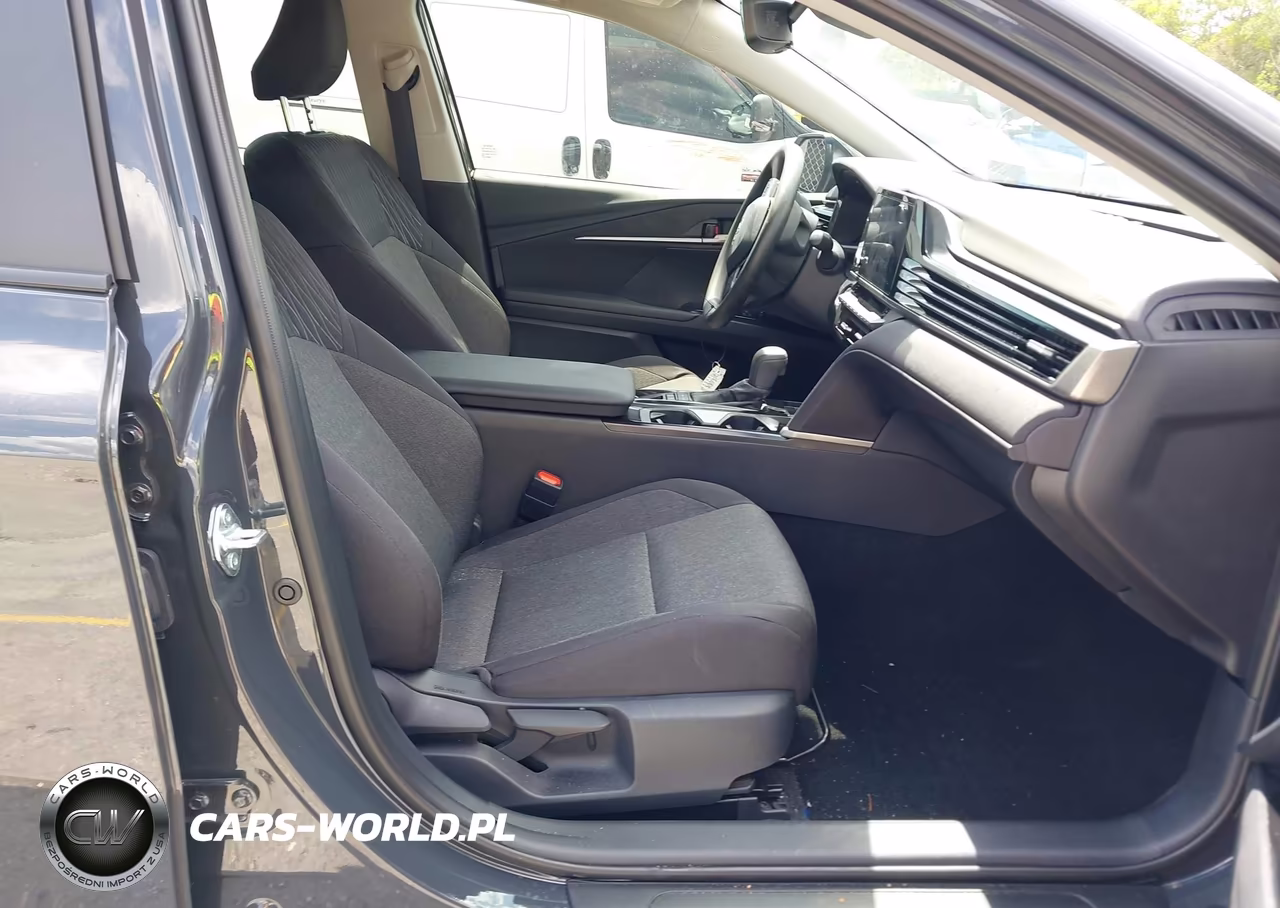 2026 Toyota Camry Le VIN:4T1DAACK0TU258030 - 5