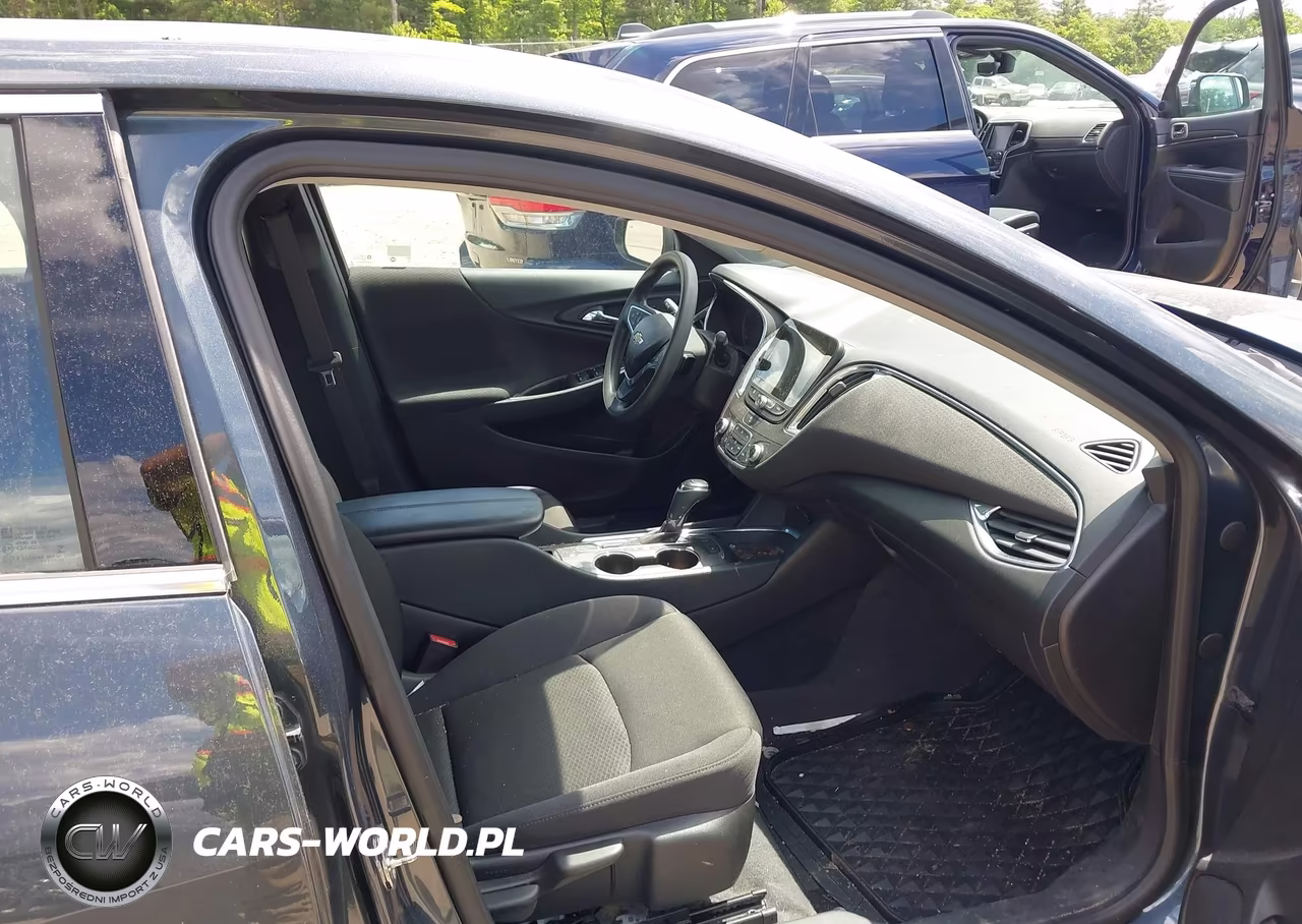 2019 Chevrolet Malibu Lt VIN:1G1ZD5ST3KF200427 - 5